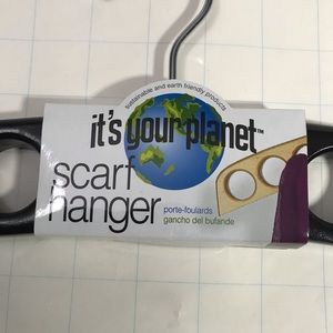 IT’S YOUR PLANET scarf hanger Managed Forest Wood